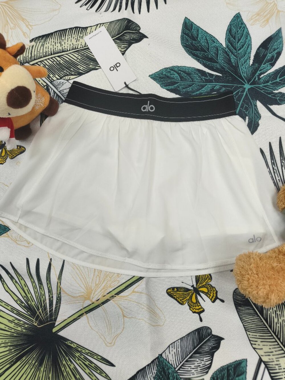 💗Alo Yoga Brand New White Athletic Skirt Tenniscore - Cute Clean Girl🌈 - Picture 2 of 7